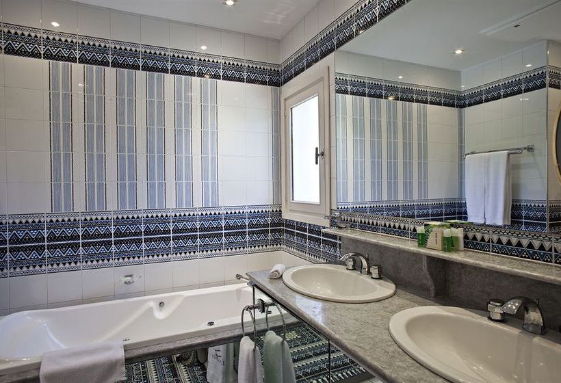 Hotel Hostellerie Les Frenes  | Avignon | Vaucluse | Frankreich 11