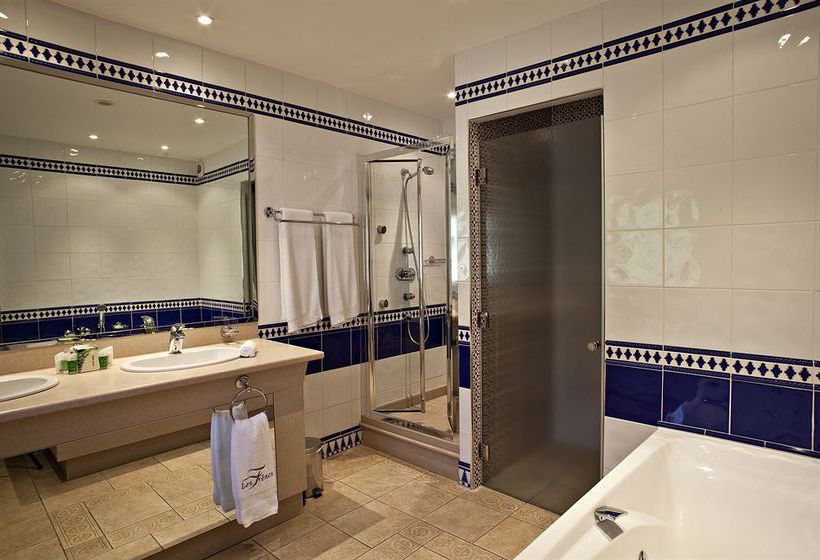 Hotel Hostellerie Les Frenes  | Avignon | Vaucluse | Frankreich 20