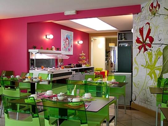 Hôtel Les Hirondelles  | Les Sables d'Olonne | Vendee | France 13