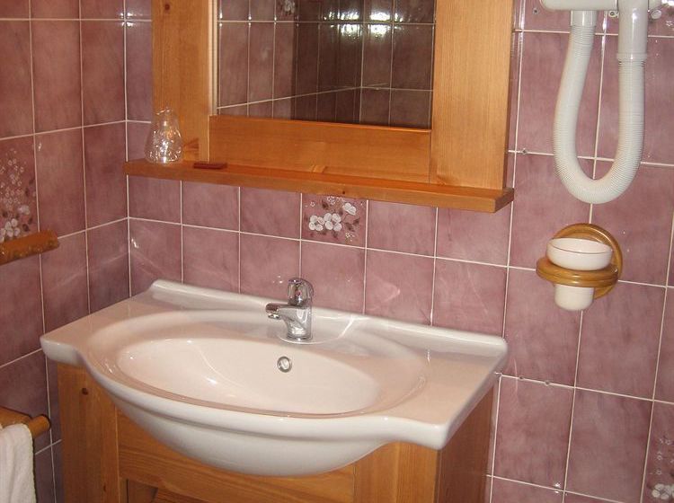 Hôtel Le Catinat Fleuri  | Guillestre | Hautes-Alpes | France 9