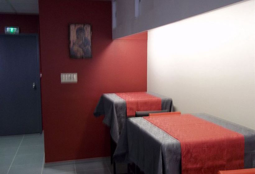 Hôtel La Coupole  | Lourdes | Hautes-Pyrenees | France 8