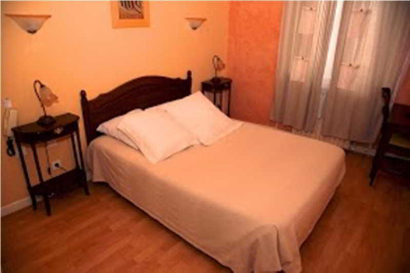 Hôtel Moderne  | Remoulins | Gard | France 7