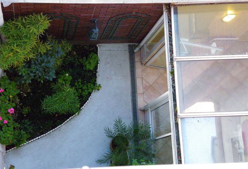 Hôtel Poussin  | Paris | Paris | France 4