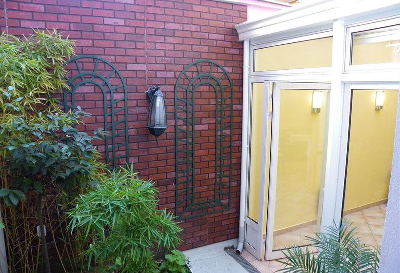 Hôtel Poussin  | Paris | Paris | France 6