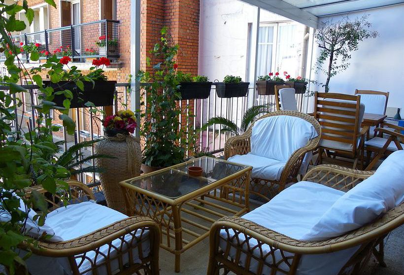 Hôtel Poussin  | Paris | Paris | France 7