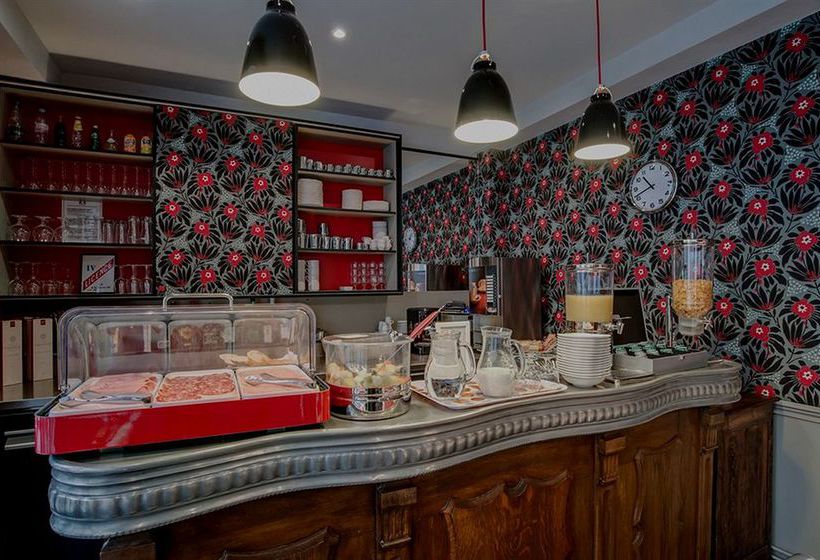 Hôtel 29 Lepic  | Paris | Paris | France 16