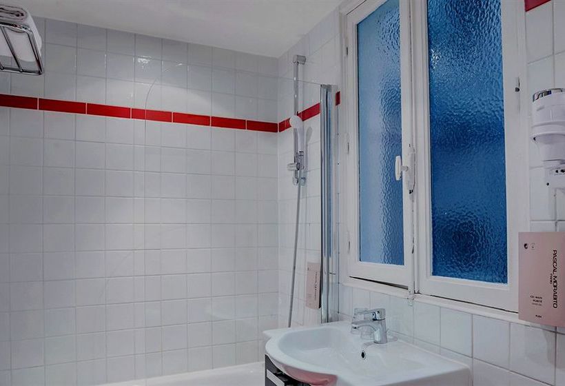 Hôtel 29 Lepic  | Paris | Paris | France 17