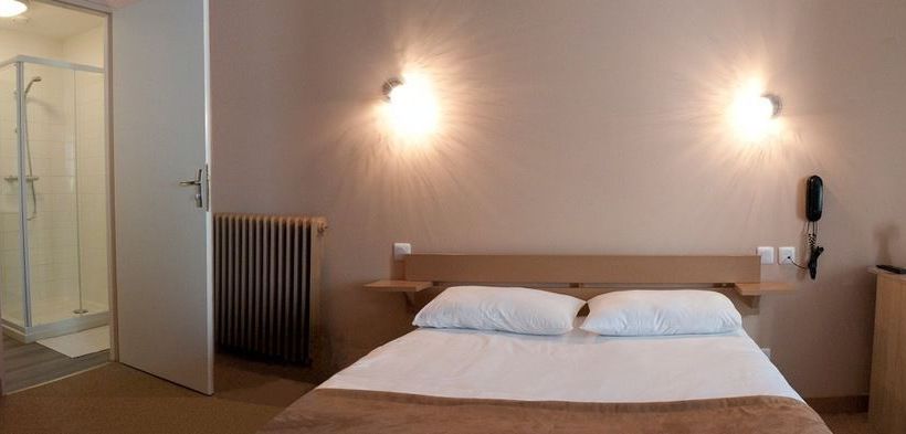 Hôtel Des Pyrenees  | Angoulême | Charente | France 4