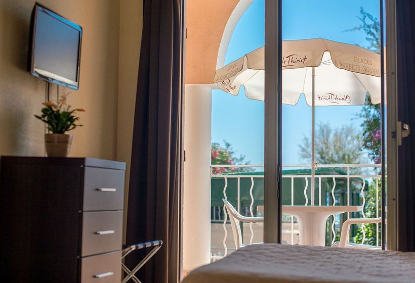 Hôtel Reine d'Azur  | Roquebrune-cap-Martin | Alpes-Maritimes | France 11