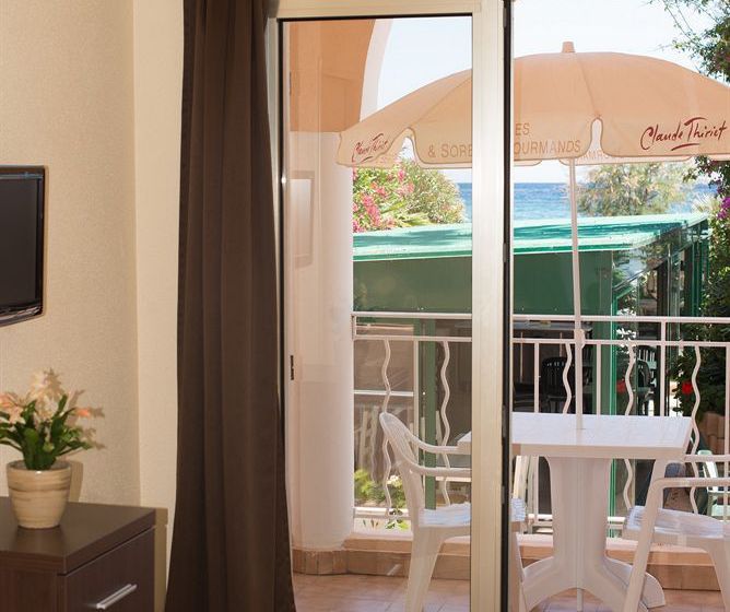 Hôtel Reine d'Azur  | Roquebrune-cap-Martin | Alpes-Maritimes | France 13