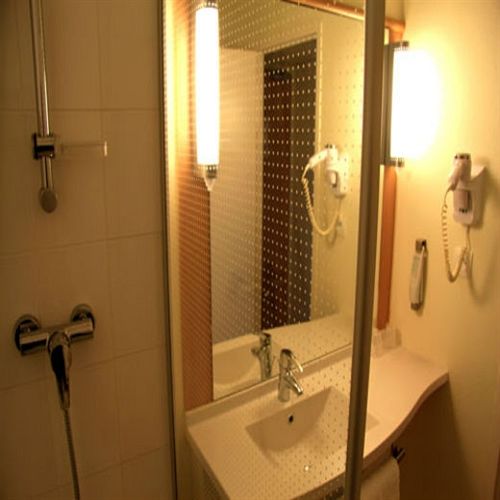 Hôtel Ibis Dijon Gare  | Dijon | Cote d'Or | France 14