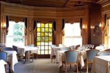 Hotel Hostellerie Saint Pierre  | St Pierre du Vauvray | Eure | France 5