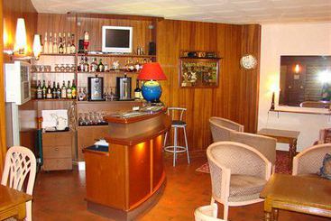 Hotel Hostellerie Saint Pierre  | St Pierre du Vauvray | Eure | France 8