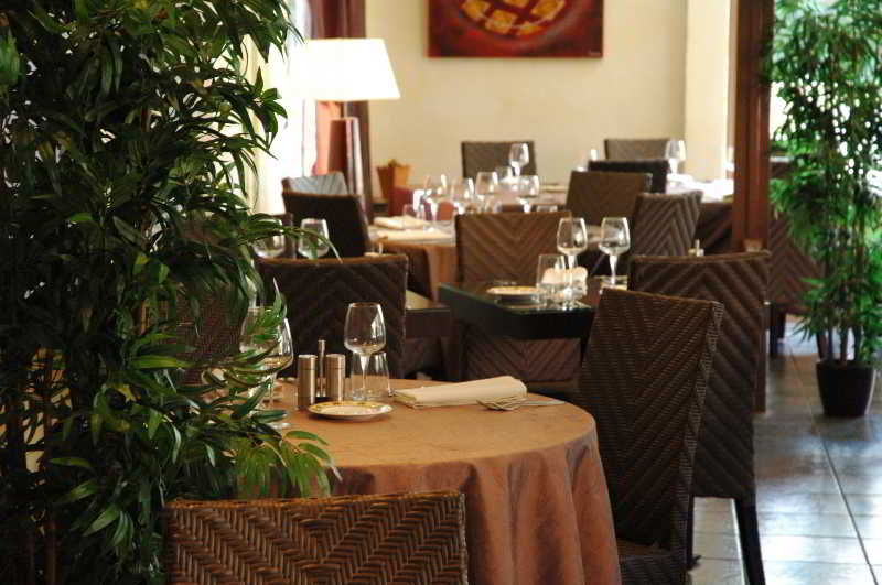 Inter-Hotel L'Hostellerie des Pins  | Montelimar | Drôme | France 1