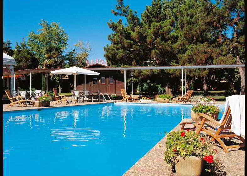 Inter-Hotel L'Hostellerie des Pins  | Montelimar | Drôme | France 3