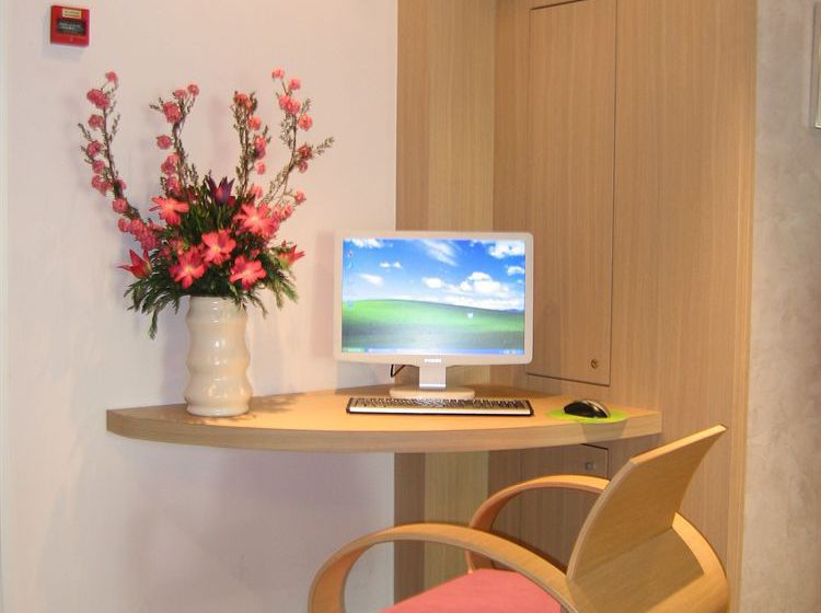 Hôtel Ibis Styles Annecy Gare Centre  | Annecy | Haute-Savoie | France 17