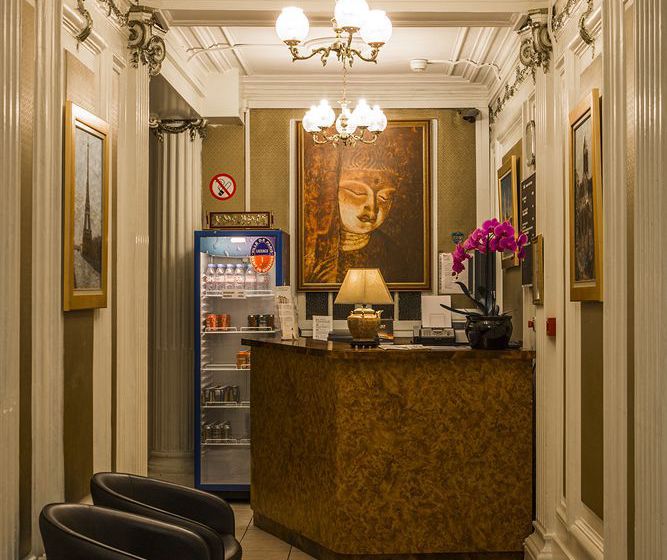 Hôtel Des 3 Nations  | Paris | Paris | France 18