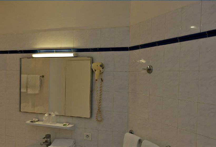 Hôtel Richmond Gare du Nord  | Paris | Paris | France 17