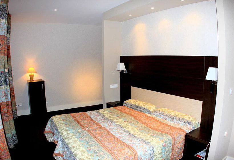 Hôtel De La Basilique  | Paray le Monial | Saone-et-Loire | France 15