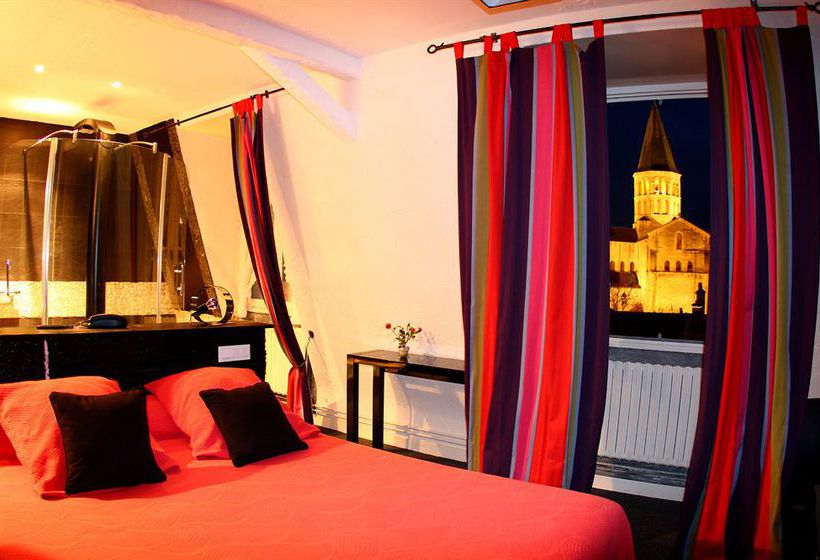 Hôtel De La Basilique  | Paray le Monial | Saone-et-Loire | France 8