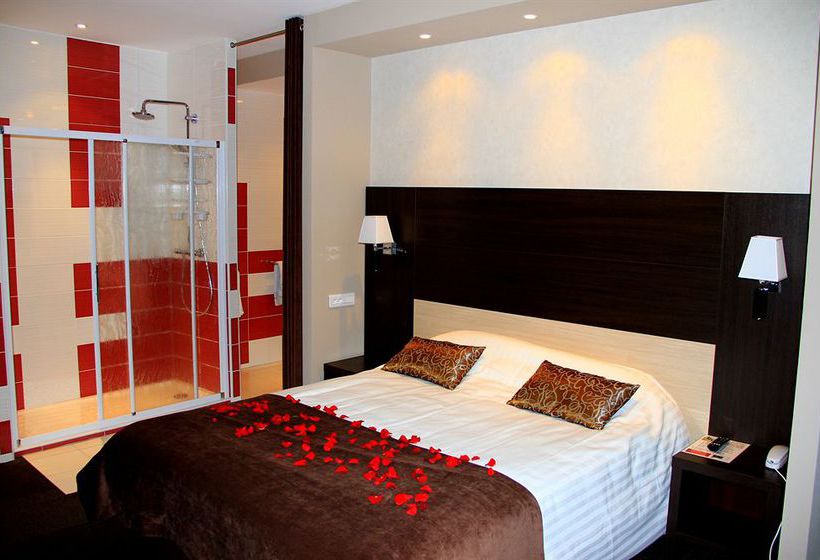 Hôtel De La Basilique  | Paray le Monial | Saone-et-Loire | France 9