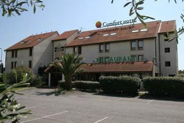 Comfort Hotel Airport  | Perpignan | Pyrenees-Orientales | France 1