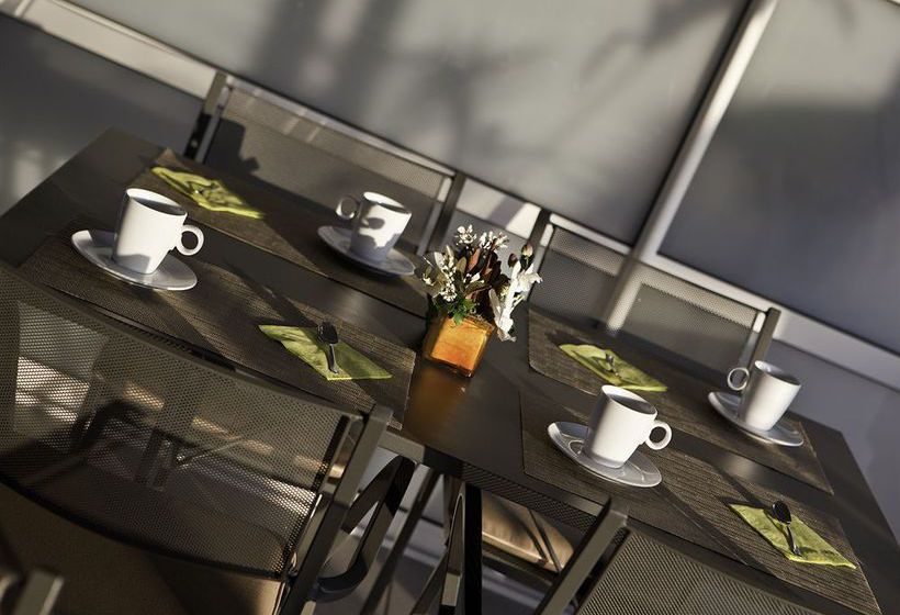 Hôtel Ibis Styles Hyeres Centre Gare  | Hyeres | Var | France 10