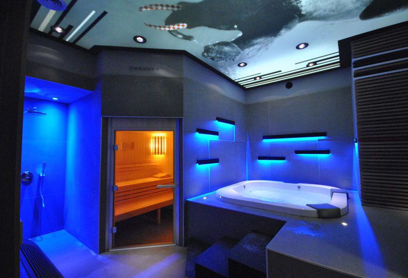 Hôtel Ibis Styles Hyeres Centre Gare  | Hyeres | Var | France 15