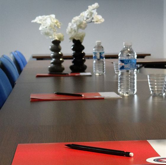 Inter-Hotel Du Phare  | Merignac | Gironde | France 12