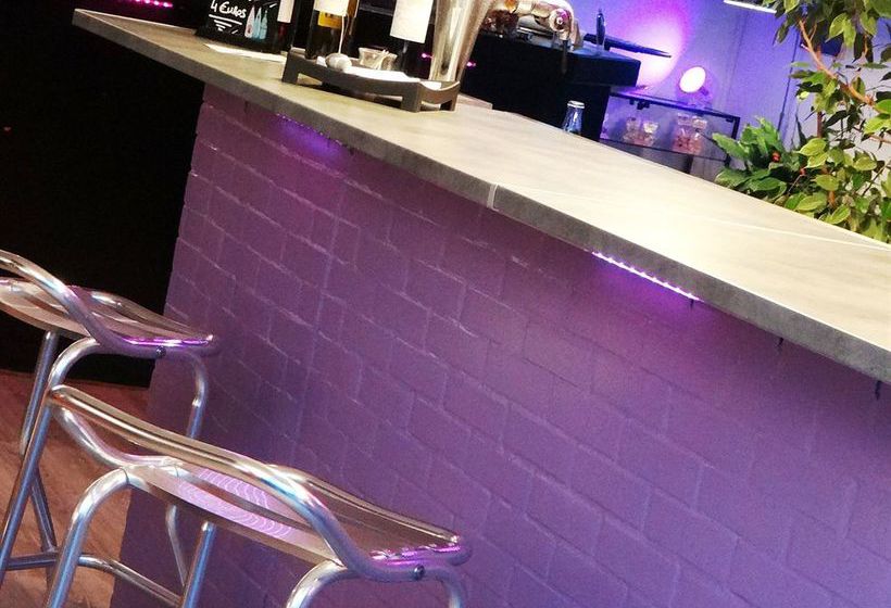 Inter-Hotel Du Phare  | Merignac | Gironde | France 4