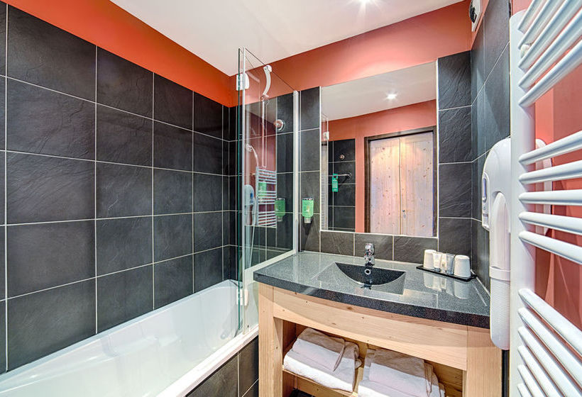 Hôtel Les Bruyères  | Les Menuires | Savoie | France 15