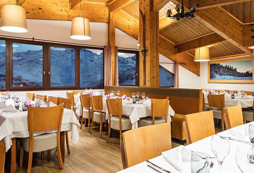 Hôtel Les Bruyères  | Les Menuires | Savoie | France 3