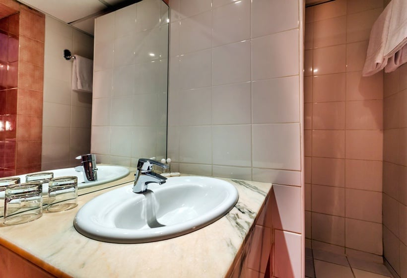 Hôtel Nord Est  | Paris | Paris | France 19