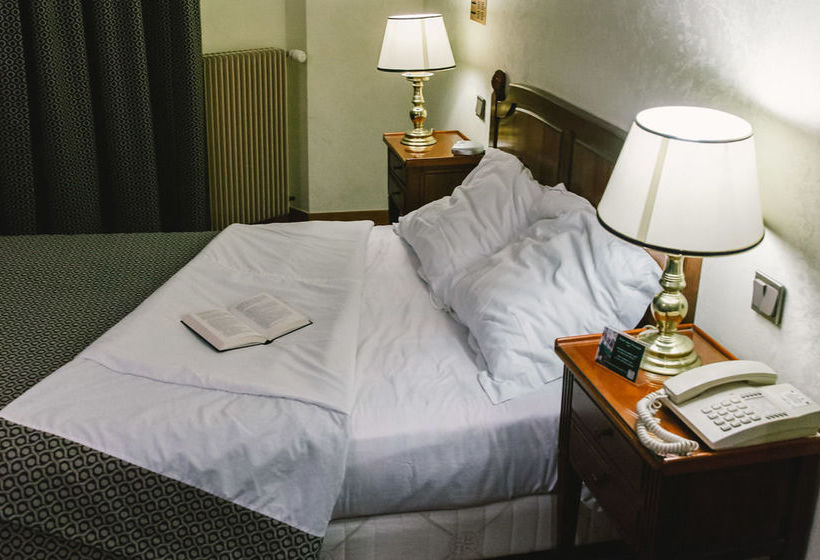 Hôtel Saint Christophe  | Paris | Paris | France 13