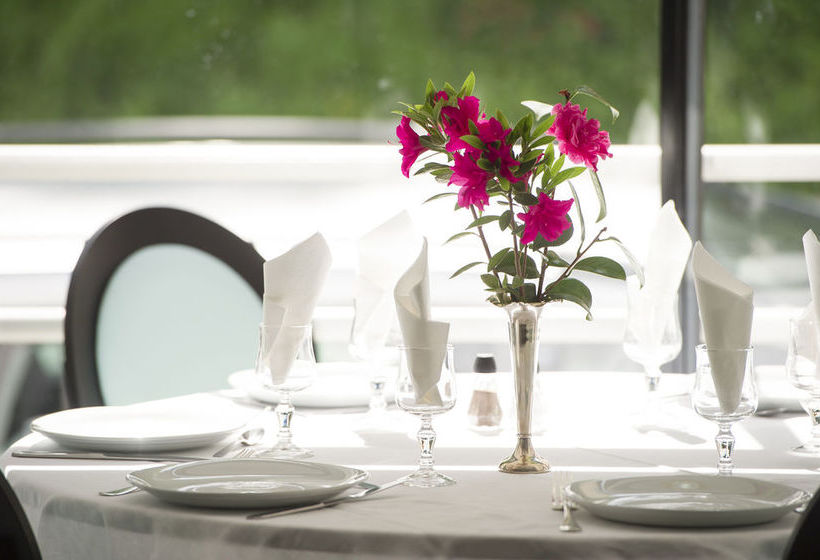 Hôtel Esplanade Eden  | Lourdes | Hautes-Pyrenees | France 11