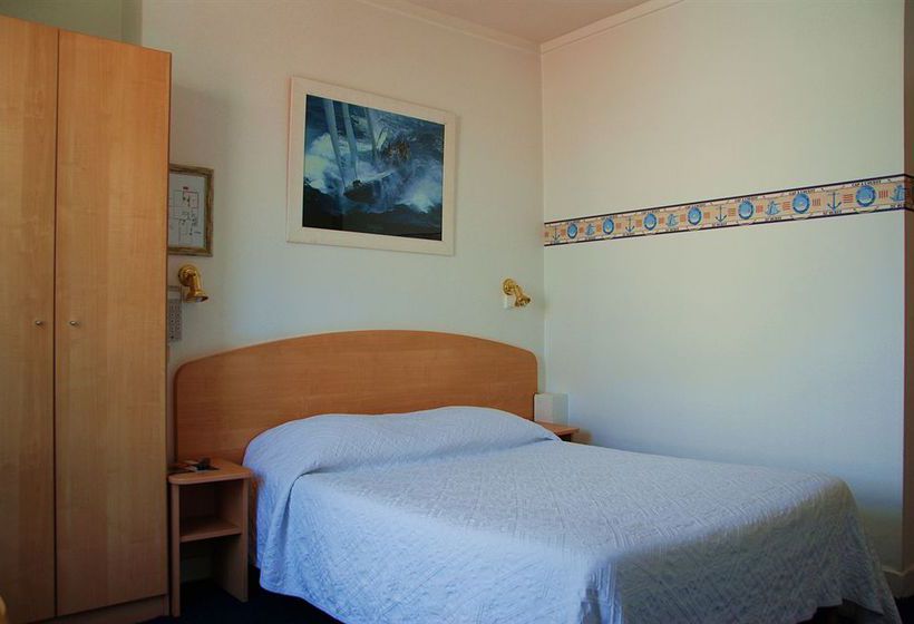 Hôtel Amiral  | Paris | Paris | France 12