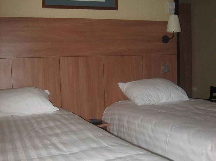 Hôtel Kyriad Tarbes Odos  | Odos | Hautes-Pyrenees | France 3