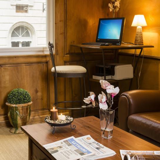 Hôtel De L'Horloge  | Avignon | Vaucluse | France 19