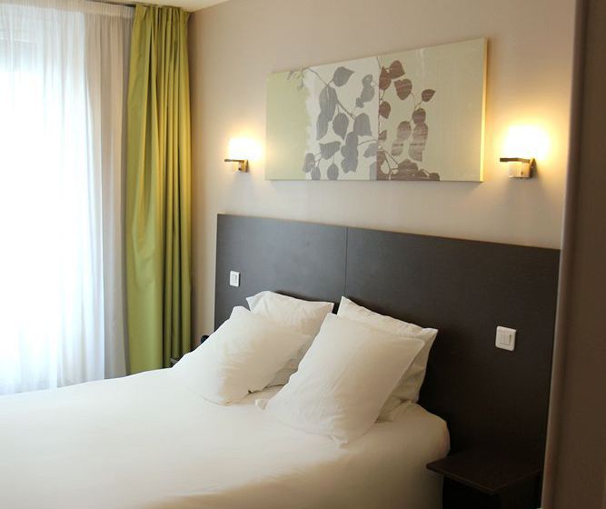 Comfort Hotel Montmartre Place du Tertre  | Paris | Paris | France 10