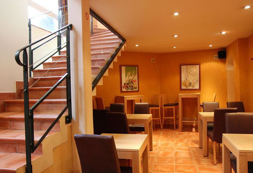 Comfort Hotel Montmartre Place du Tertre  | Paris | Paris | France 12