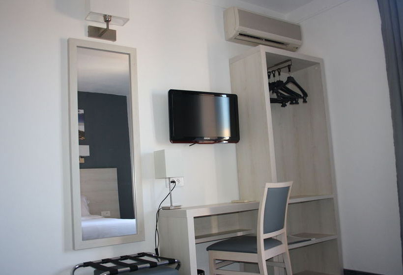 Inter-Hotel Le Régina  | Canet en Roussillon | Pyrenees-Orientales | France 6