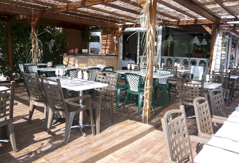 Hotel du Port  | Gruissan | Aude | France 1