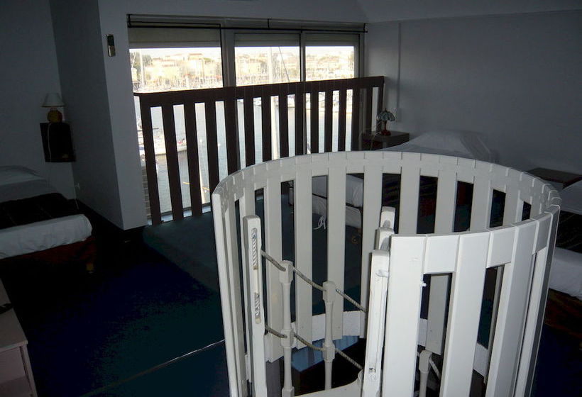 Hotel du Port  | Gruissan | Aude | France 12