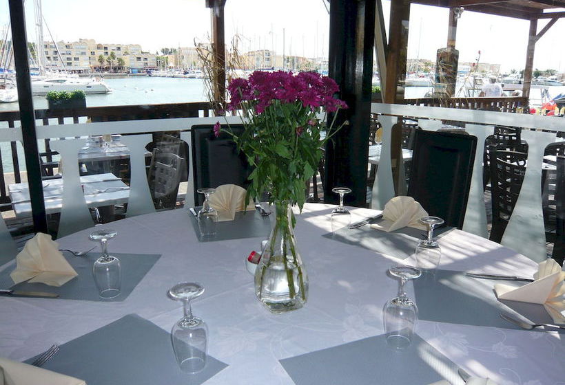 Hotel du Port  | Gruissan | Aude | France 18