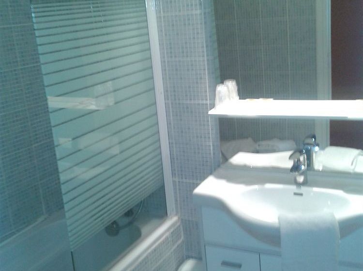 Hotel de Geneve  | Macon | Saone-et-Loire | França 5