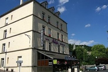 Hotel les Messageries  | Murat | Cantal | France 13