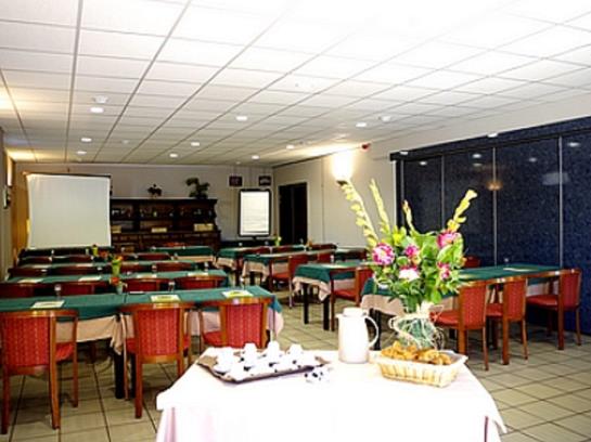 Hotel le Chatard  | Sarcey | Rhone | Francia 16