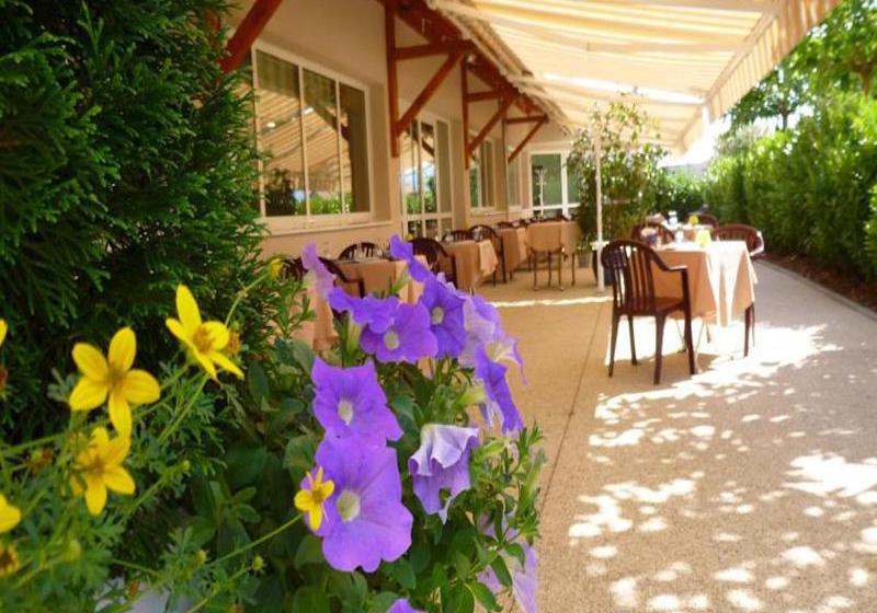 Hotel le Chatard  | Sarcey | Rhone | Francia 4