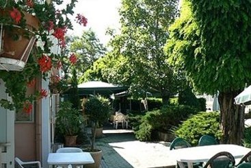 Hotel les Chenes  | Sisteron | Alpes-de-Haute-Provence | France 1