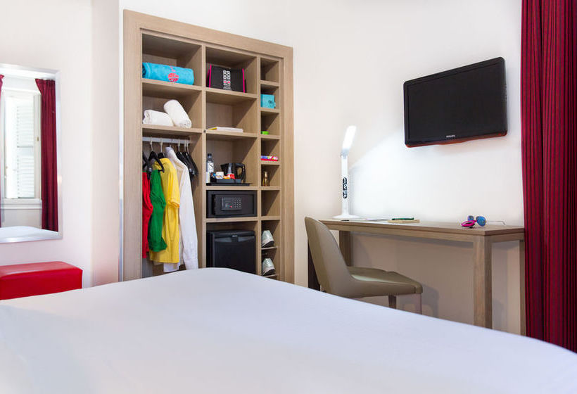 Grand Hotel Dauphine  | Toulon | Var | France 19